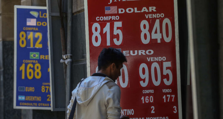 Dólar escala casi $15 en su apertura luego que se conocieran últimos datos de inflación en EEUU