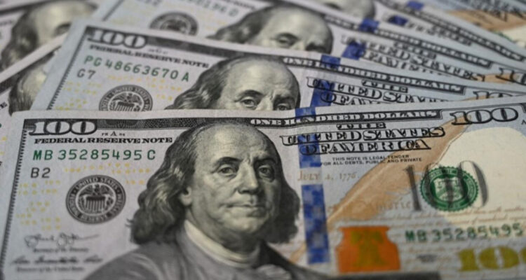 Precio del dólar profundiza tendencia bajista y abre la jornada bajo los $800