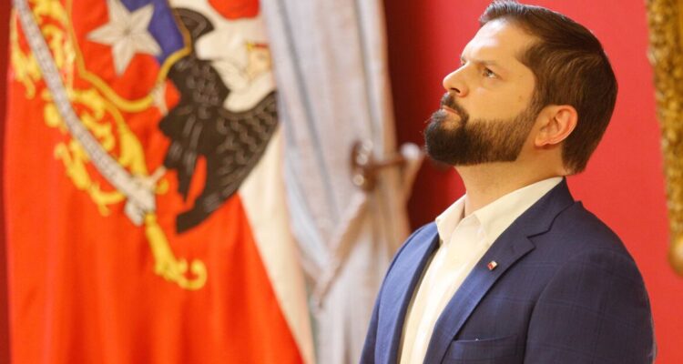 Oposición considera insuficiente cambio de gabinete y critica protección a círculo de hierro