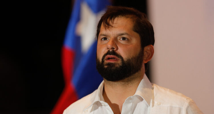 Boric responde a Nicaragua y le recuerda que Chile ofreció nacionalidad a los expatriados de Ortega
