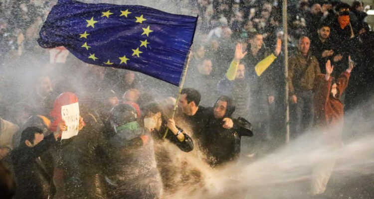 Protestas en Georgia: proyecto de “agentes extranjeros” enciende la violencia en las calles europeas