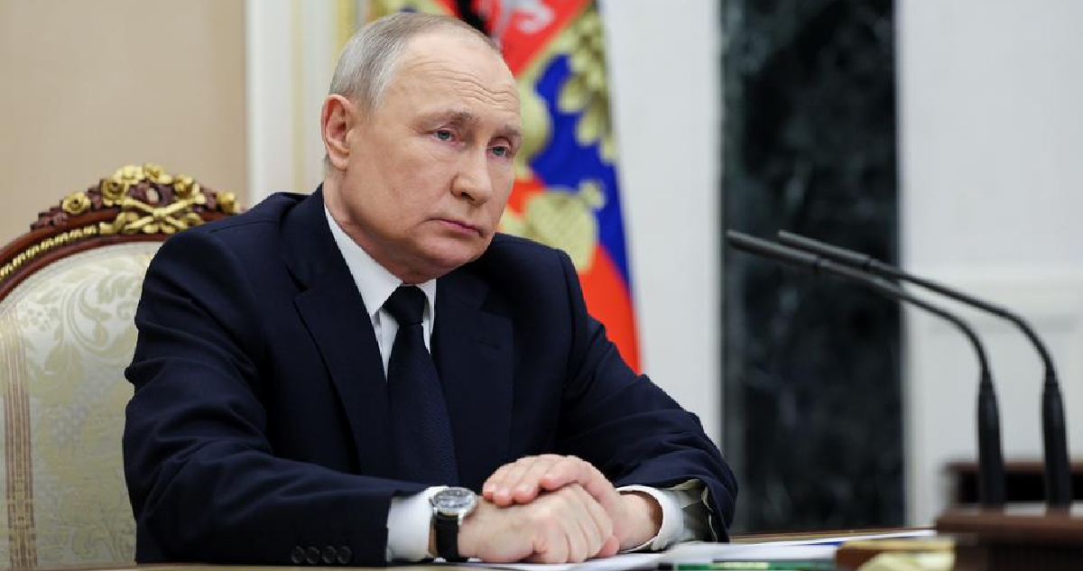 Putin acusa a la OTAN de querer crear un eje similar al de los regímenes fascistas