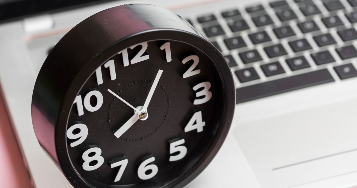 Qué hora es en Chile, cuál es el uso horario correcto y cómo cambiarla en dispositivos móviles como teléfonos y computadores