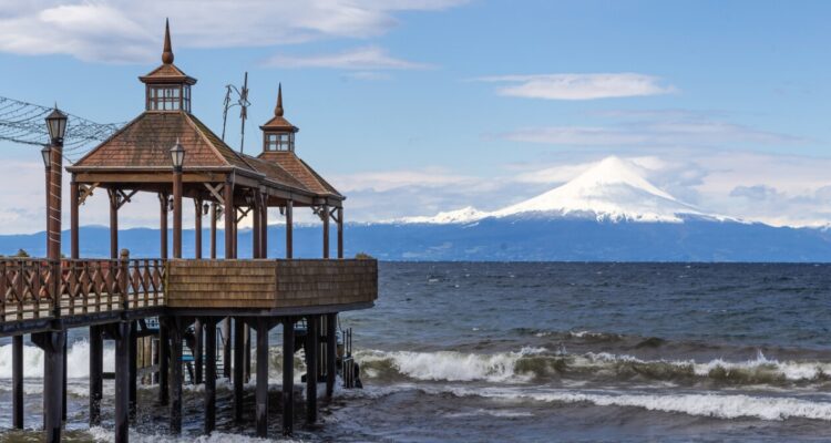 Comunidades indígenas se querellan contra Caleta Bay por atentado mediambiental en el Lago Llanquihue