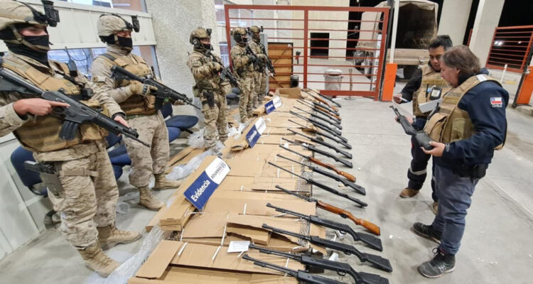 Rifles incautados en Colchane