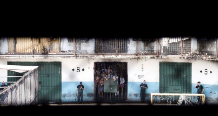 Riña deja a tres internos apuñalados en patio de cárcel Colina I