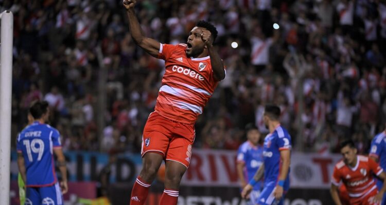 River Plate derrotó a La U en partido amistoso.
