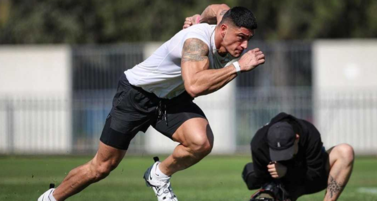 Sammis Reyes entrenando con los Chicago Bears.