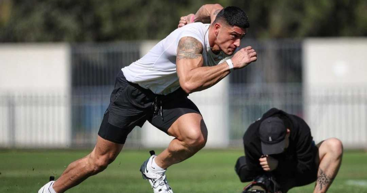 Sammis Reyes entrenando con los Chicago Bears.