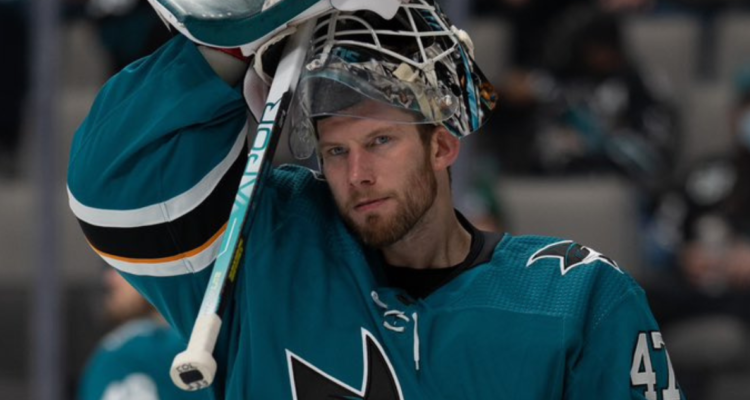 Portero de los San José Sharks se niega a ocupar vestimenta con los colores LGBTIQ+.