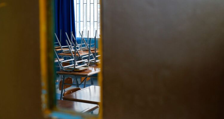 Confirman 11 casos de sarna en colegio de Valparaíso tras sanitización