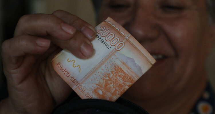 Comisión de Hacienda del Senado votará el lunes las ayudas para aumentan al doble el “Bono Marzo”