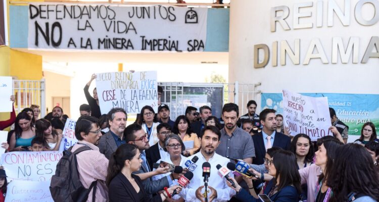 Seremi de Salud RM anuncia sumario contra Minera Imperial por contamicación en liceo de Maipú