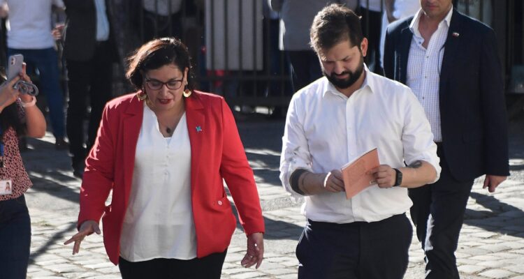 Servicios en Los Ríos siguen con directores subrogantes a más de un año de iniciado el gobierno