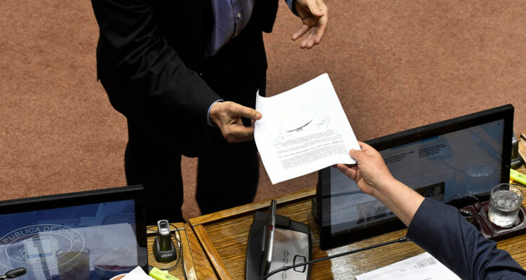 Aumentan las presiones al Gobierno para proponer medidas que “frenen” sexto retiro en el Congreso