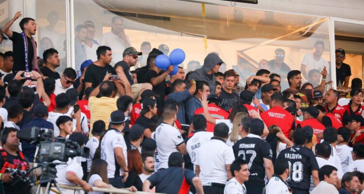 Superclásico: La U denuncia a Colo Colo y Blanco y Negro acusa a Azul Azul.