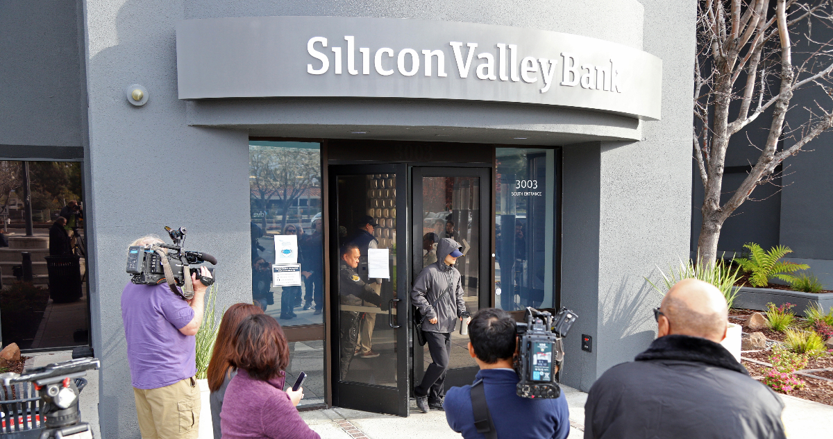 Las razones tras el colapso del Silicon Valley Bank y por qué genera tanta preocupación