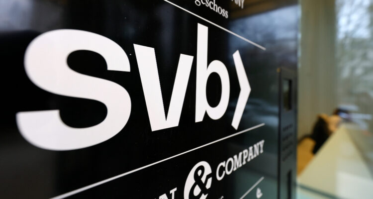 Empresa matriz del intervenido Silicon Valley Bank se declara en bancarrota