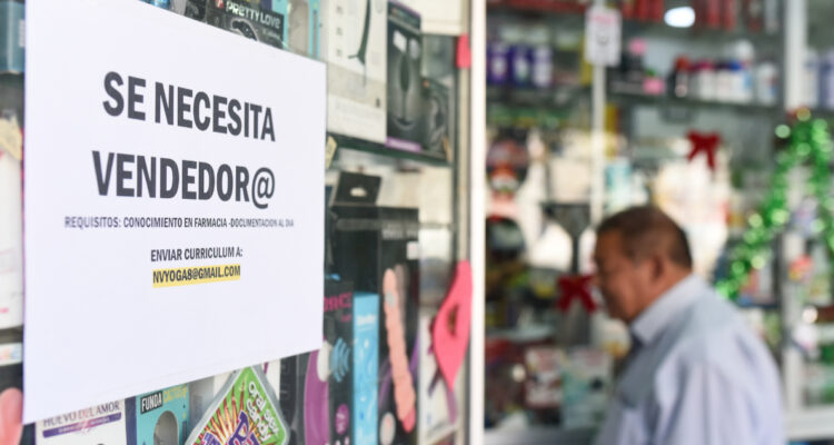 Cifras negativas para el país: tasa de desempleo en Chile sube al 8,4%