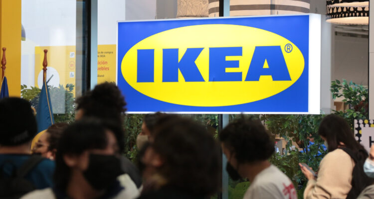 Sernac difunde alerta por juego de pesca infantil vendido en Ikea: un defecto podría ser riesgoso