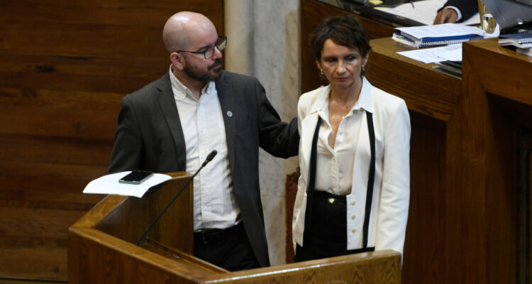 Las cuentas no tan alegres de la ministra Tohá tras la caída del autopréstamo en la Cámara