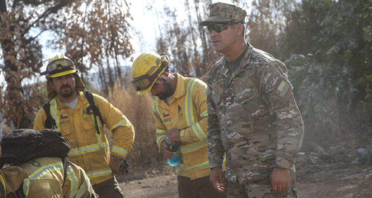 Tras disminución de incendios forestales levantan toque de queda en Tomé