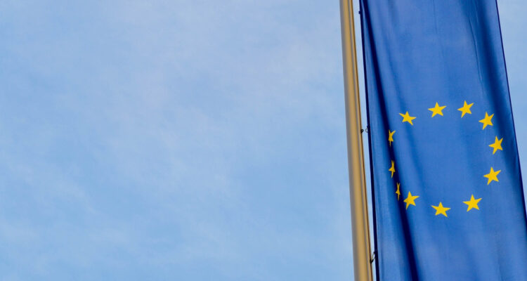 El BCE decide subir los tipos de interés pese a la tensión en el mercado europeo