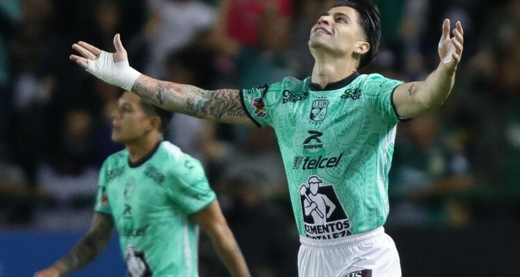Doblete y asistencia que ilusiona a La Roja: Víctor Dávila fue figura en goleada del León en México