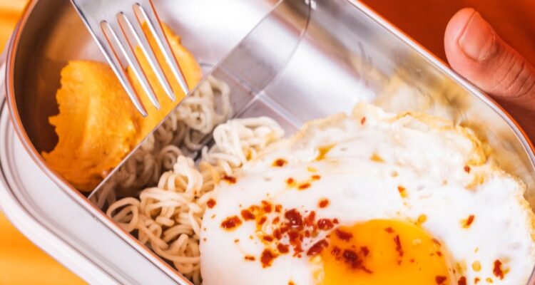 Vidrio, acero o plástico: ¿Cuál es el material más óptimo para almacenar alimentos?