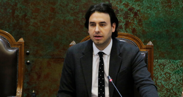 Presidente de la Cámara pide no “engañar a la gente” con sexto retiro: “Va a ser rechazado”