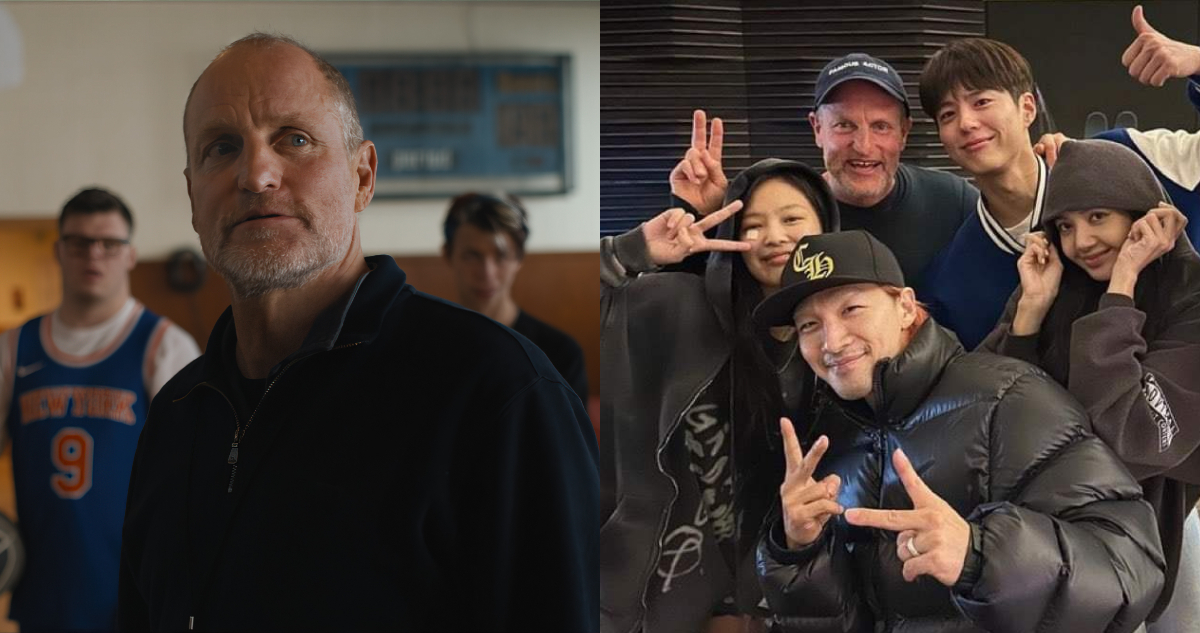 El actor Woody Harrelson en una de ñas series que protagoniza. A su lado, la foto en la que posa con artistas del K-pop.