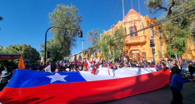 Multitudinaria manifestación en Calama en medio de paralización comunal por delincuencia