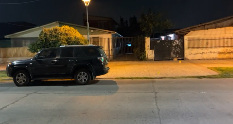 Balean a adolescente de 17 años en el patio de su casa en La Granja: está en riesgo vital