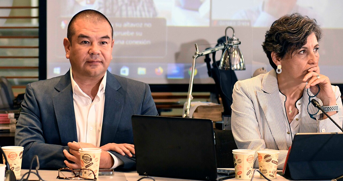Duro round entre Ximena Aguilera y Víctor Torres en medio de tensiones por crisis de las isapres