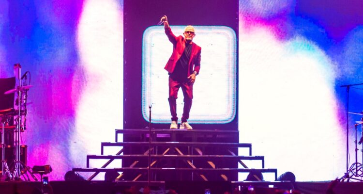 Alejandro Sanz en Chile: desde hits reducidos a medleys a una solicitud de matrimonio que sacó risas