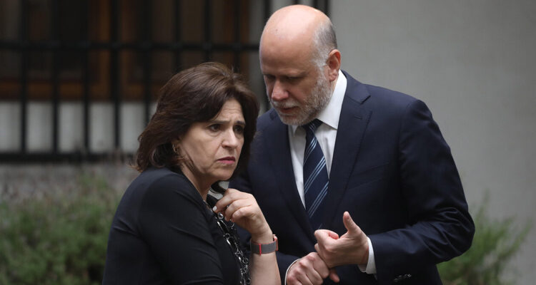 Renuncia ministra de Segpres Ana Lya Uriarte tras larga licencia: será reemplazada por Álvaro Elizalde