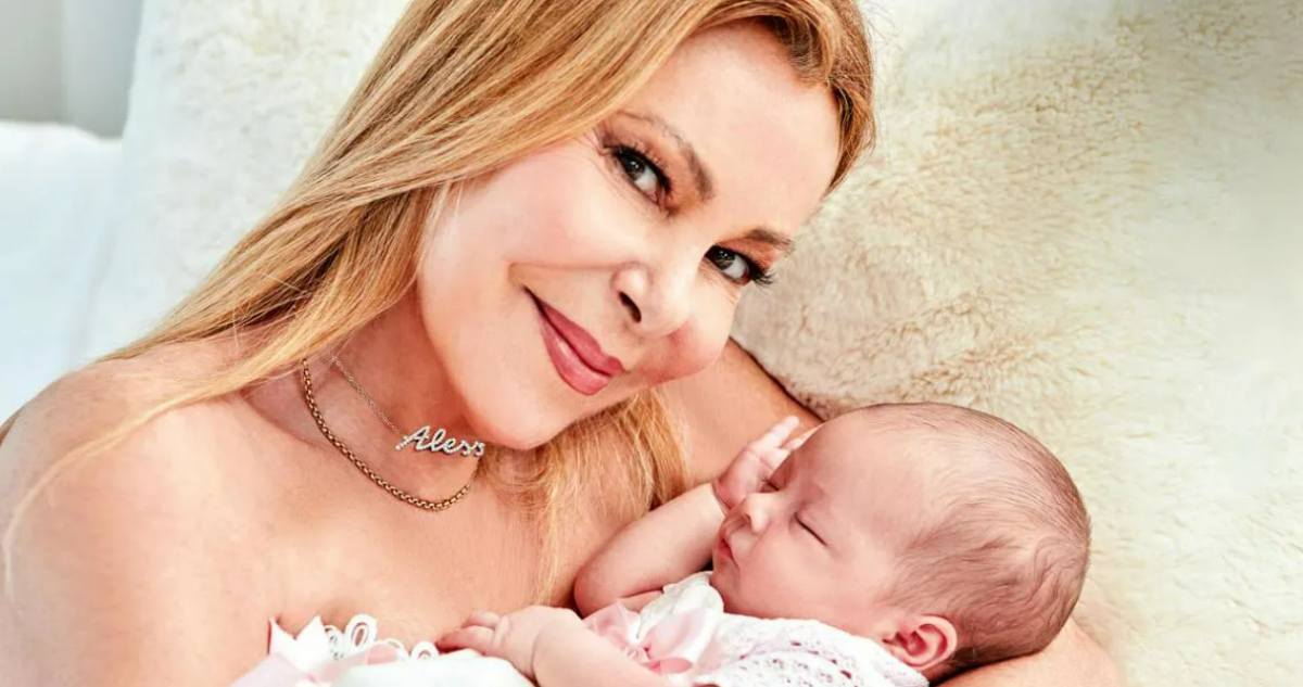 ANA OBREGON Y SU HIJA