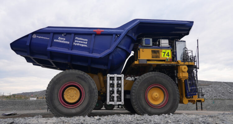 Anglo American presentó el primer camión minero propulsado por Hidrógeno Verde del mundo, en mayo de 2022 en Sudáfrica