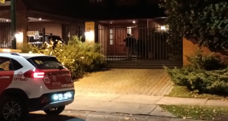 Personal de seguridad municipal y carabineros en el lugar del asalto