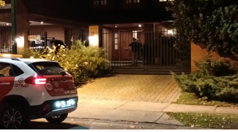 Personal de seguridad municipal y carabineros en el lugar del asalto