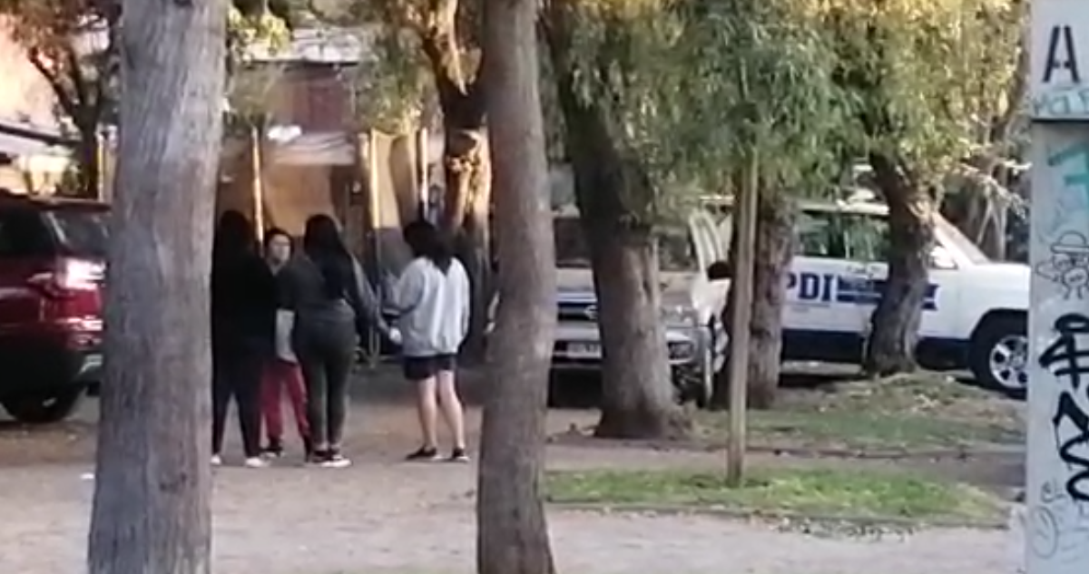Mamá de joven muerta en asalto pide ayuda para atrapar a “los miserables”: el papá quedó detenido
