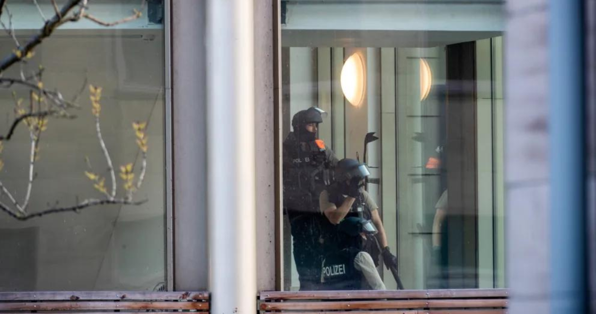Policías en el lugar del ataque