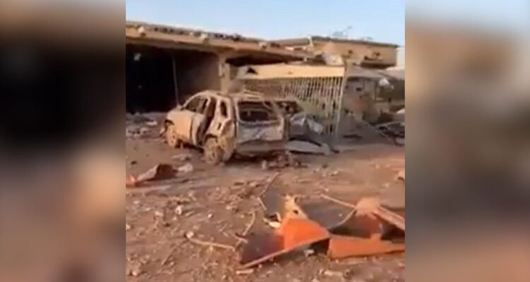 Diez civiles y 28 terroristas muertos deja ataque con “vehículos kamikazes” en aeropuerto de Mali