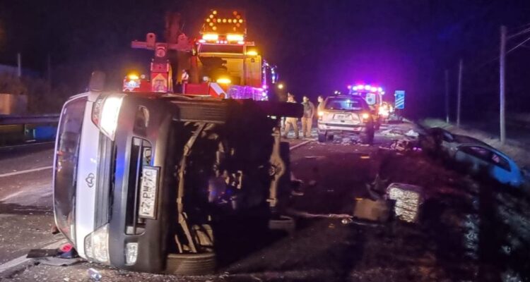 Dos hombres mueren atropellados en Ruta 5 Sur: se bajaron a prestar ayuda a víctimas de un choque