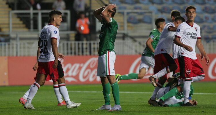 Audax Italiano cayó ante Newell’s en su debut en Copa Sudamericana.