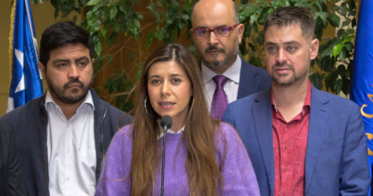 Dos horas y con 10 personas: bancada PS se suma a oposición con proyecto que restringe narcofunerales