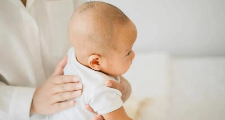 Bebé queda ciego por zamarreos