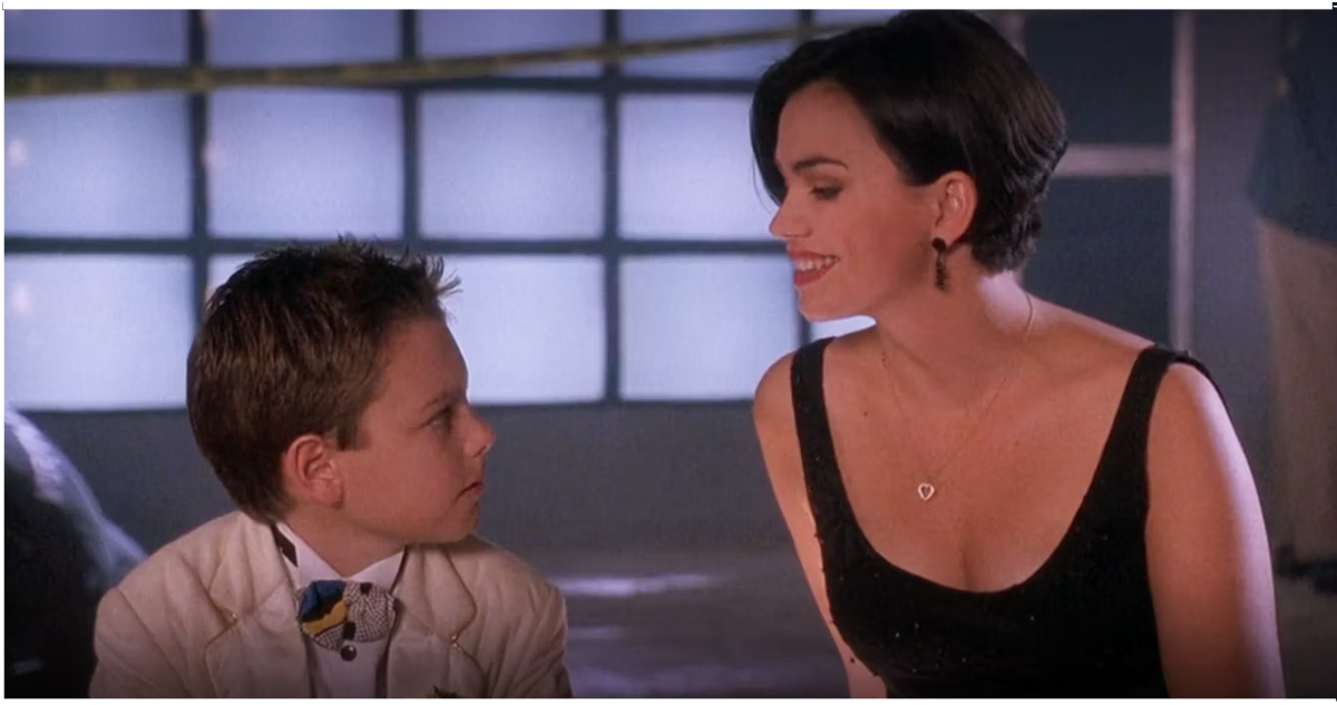 Blank Check: la película con la inquietante escena de beso entre actriz y niño en Disney +