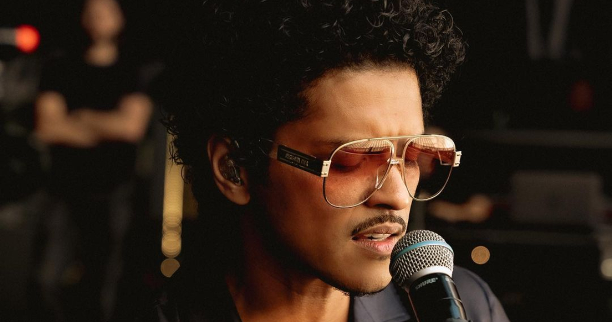 El cantante Bruno Mars en uno de sus conciertos. El músico tendrá la venta de entradas para su show en Chile este jueves.