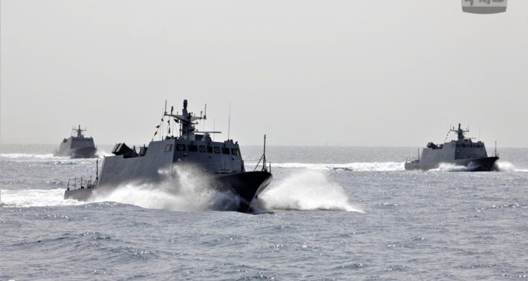 Buques de la Armada de Taiwán navegan en un lugar no revelado